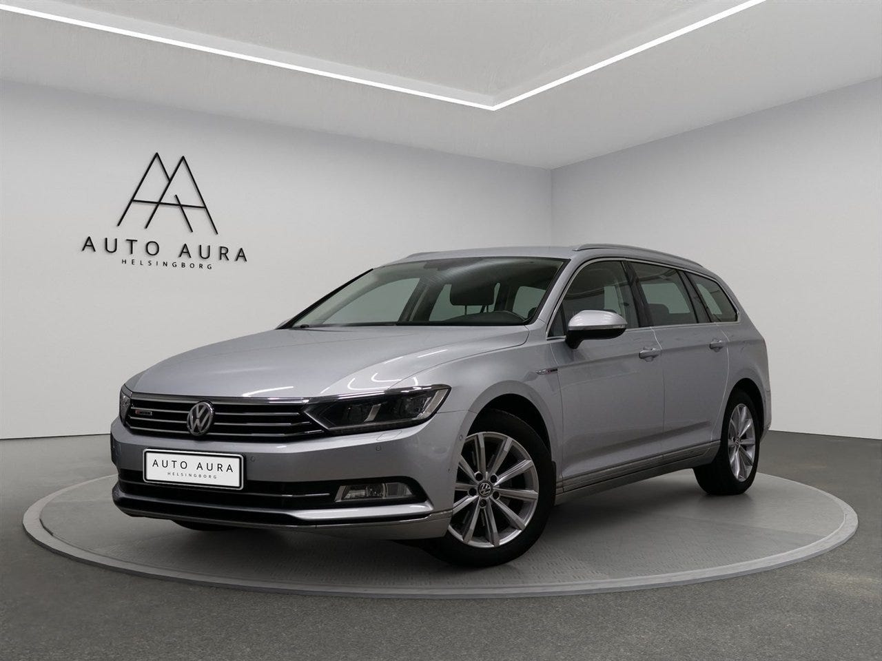 Volkswagen Passat 2016 – bild 1 av 22
