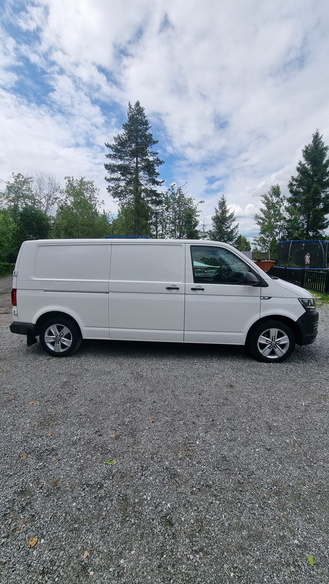 Volkswagen Transporter 2017 – bild 1 av 11