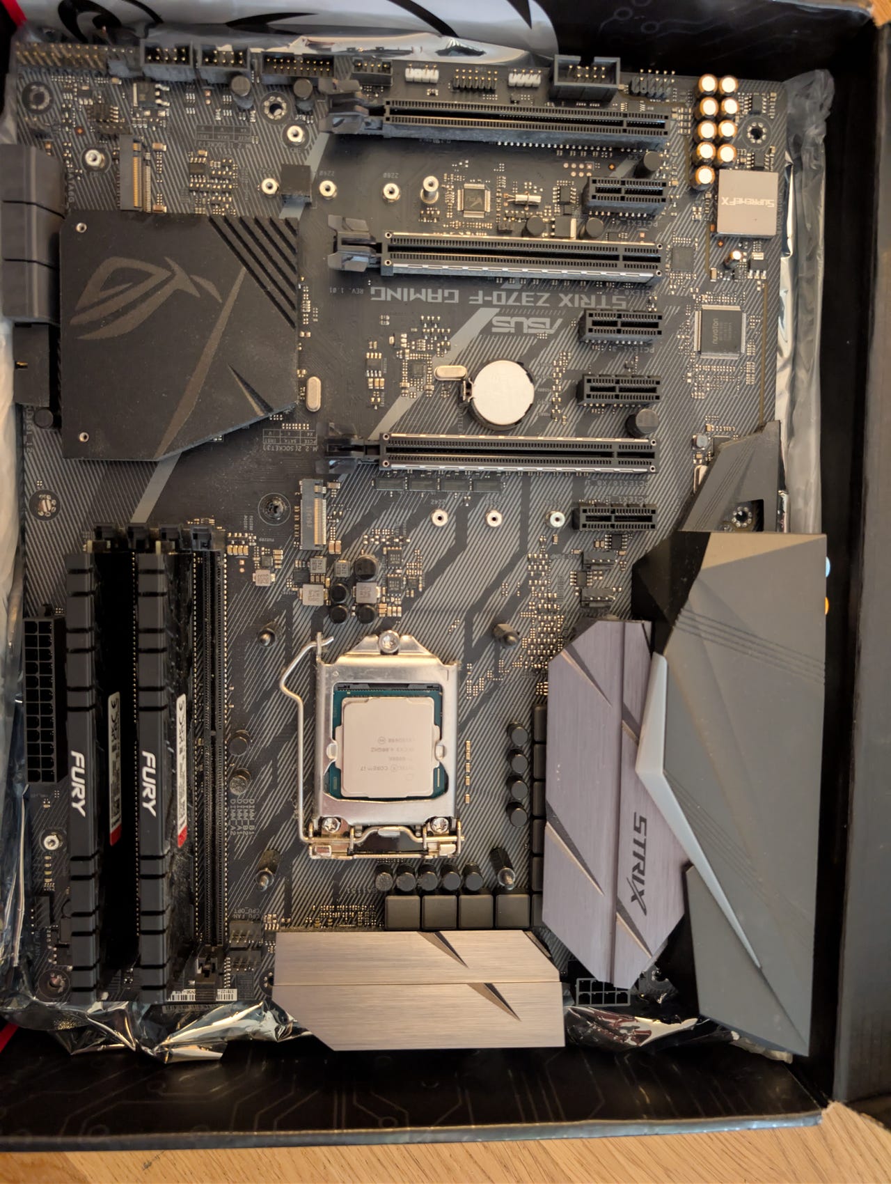 ASUS ROG Strix Z370-F Gaming + Intel i7-8086K + 32GB DDR4 | Blocket