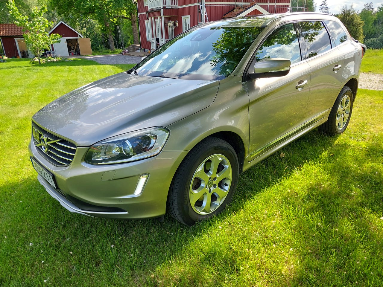 Volvo XC60 2016 – bild 1 av 9