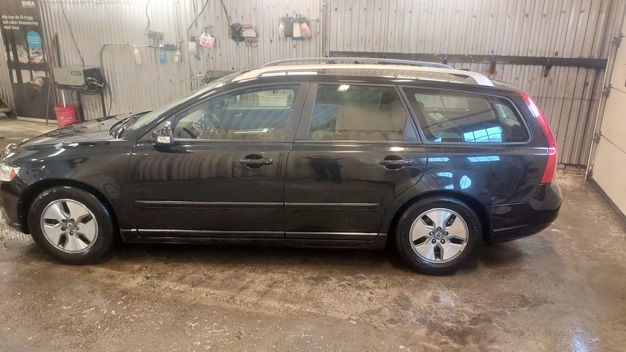 Volvo V50 2012 – bild 1 av 9