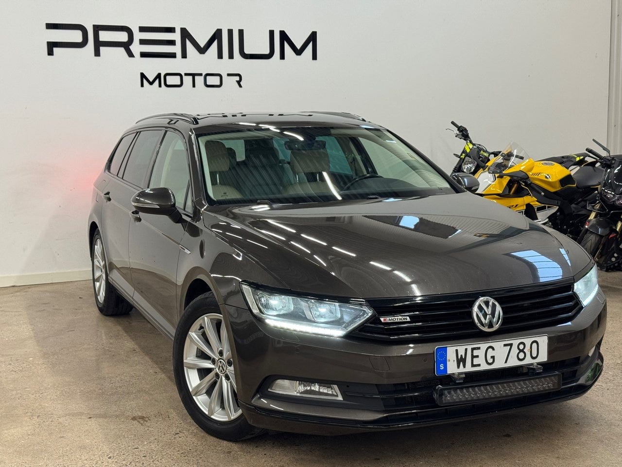 Volkswagen Passat 2015 – bild 1 av 19