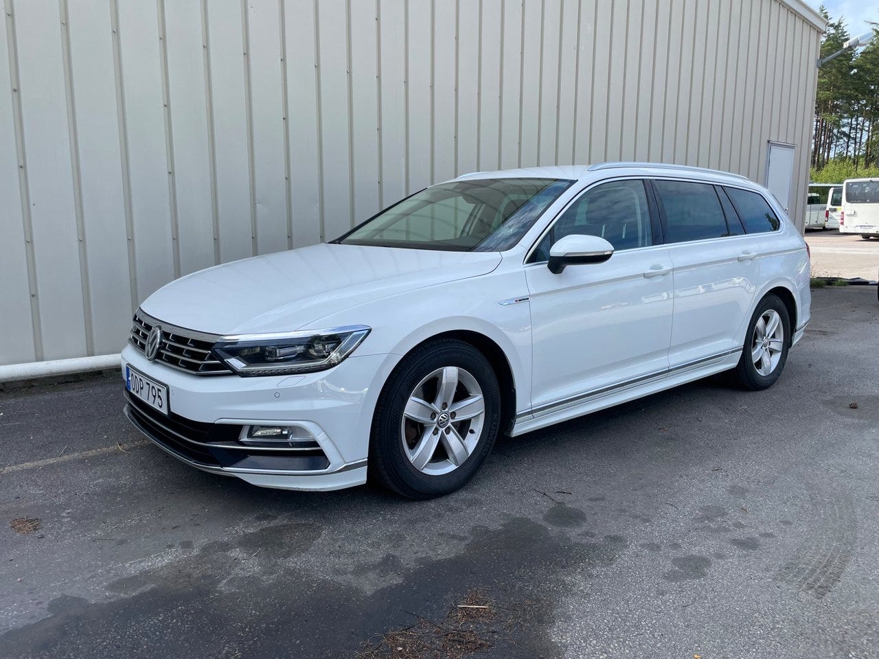 Volkswagen Passat 2017 – bild 1 av 10