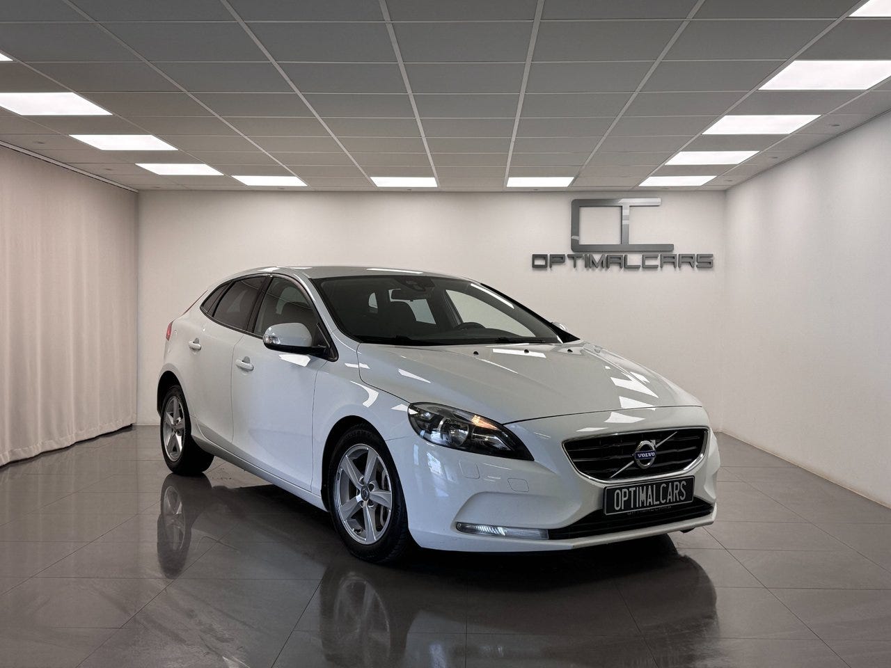Volvo V40 2016 – bild 1 av 14