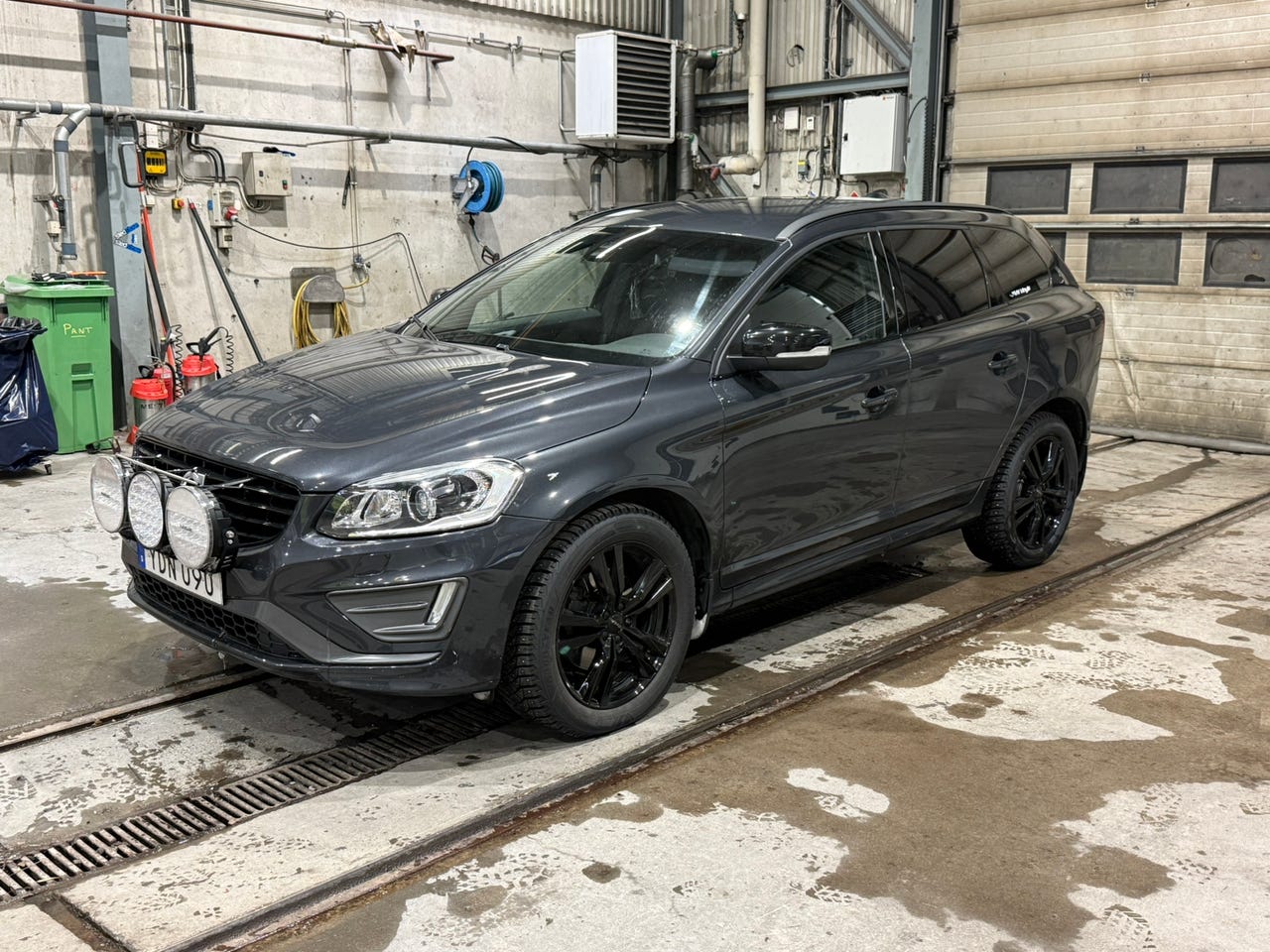 Volvo XC60 2016 – bild 1 av 2