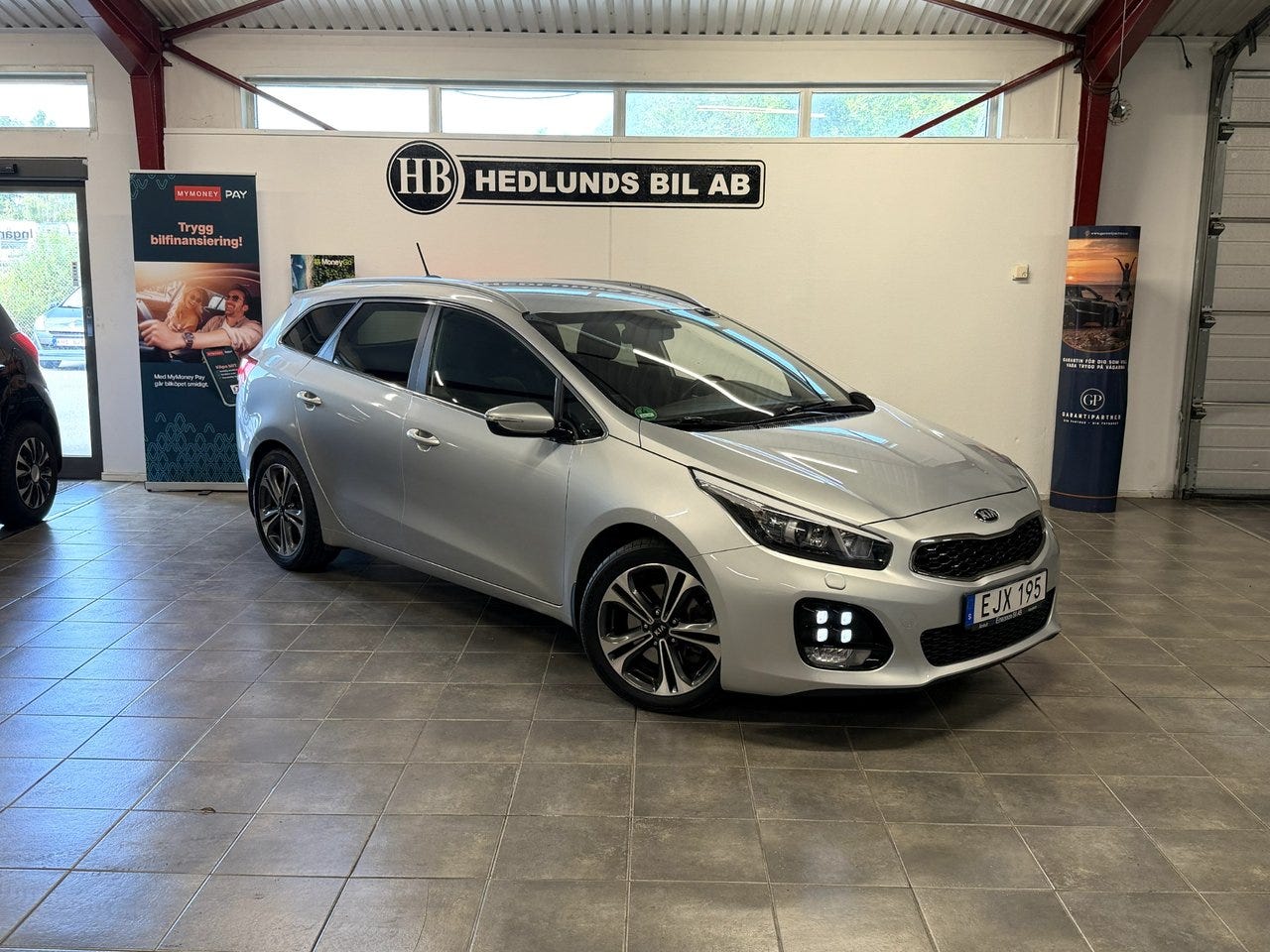 Kia Ceed 2016 – bild 1 av 17