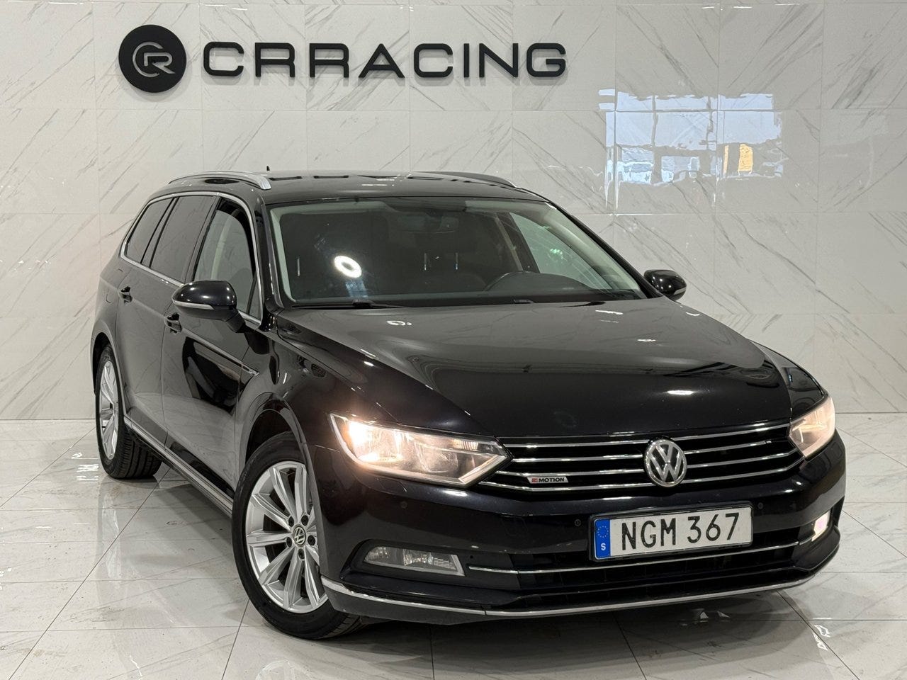Volkswagen Passat 2016 – bild 1 av 18