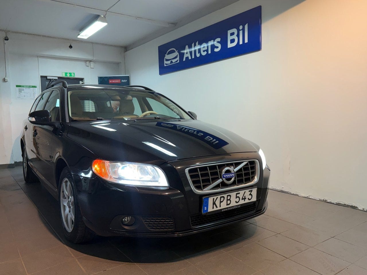 Volvo V70 2010 – bild 1 av 14