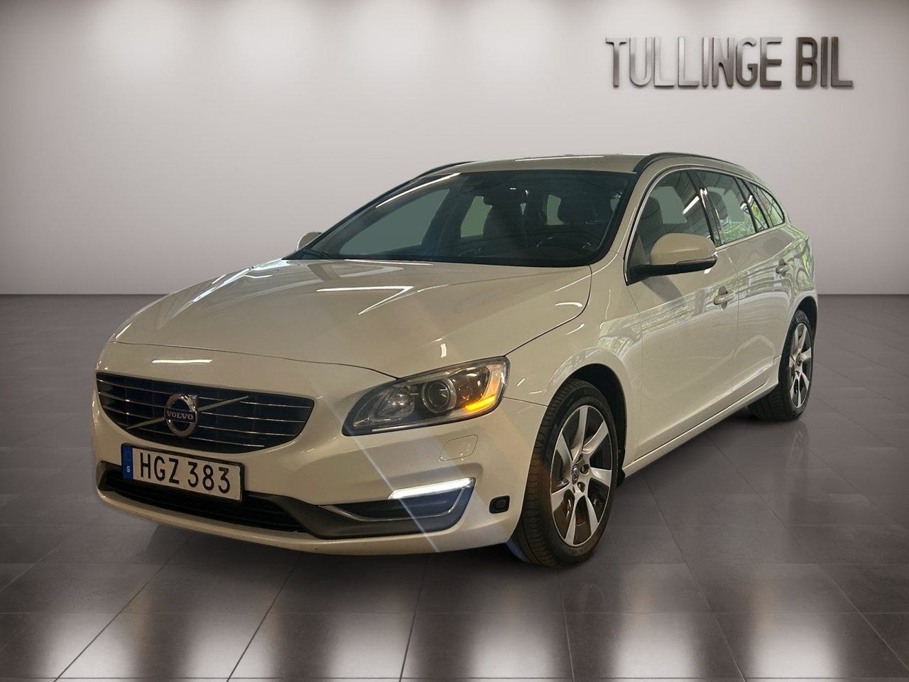 Volvo V60 2014 – bild 1 av 22