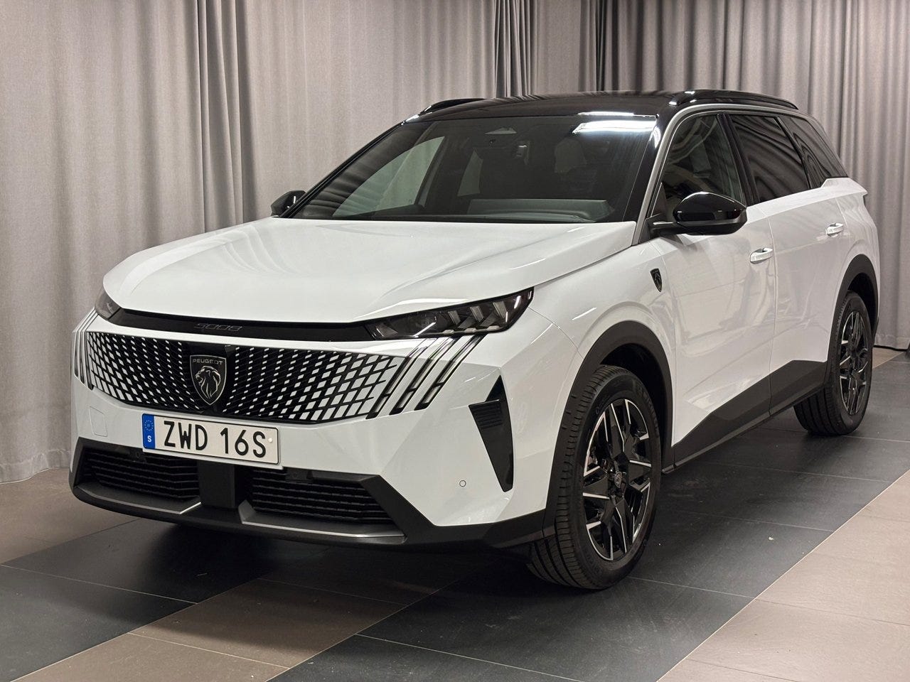 Peugeot 5008 2025 – bild 1 av 19