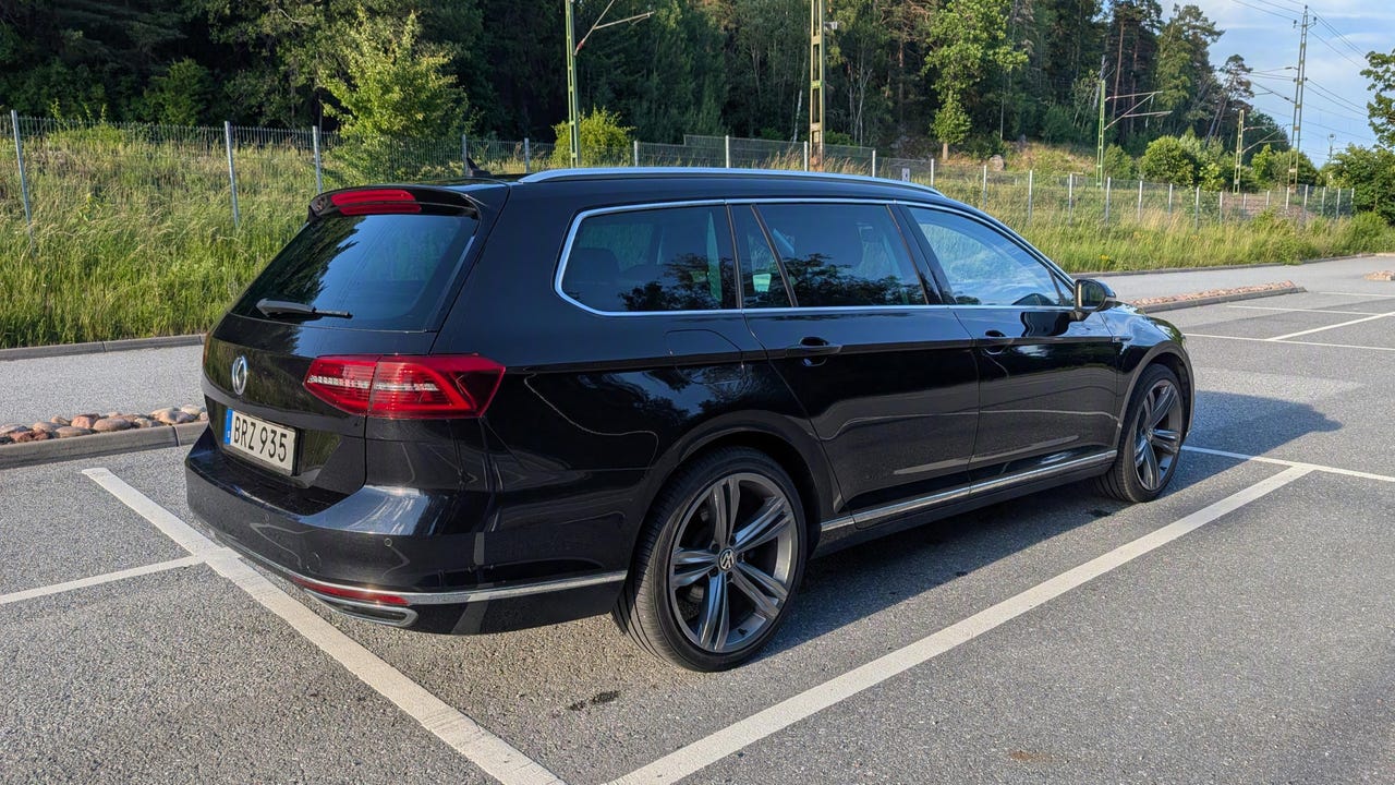 Volkswagen Passat 2018 – bild 1 av 14