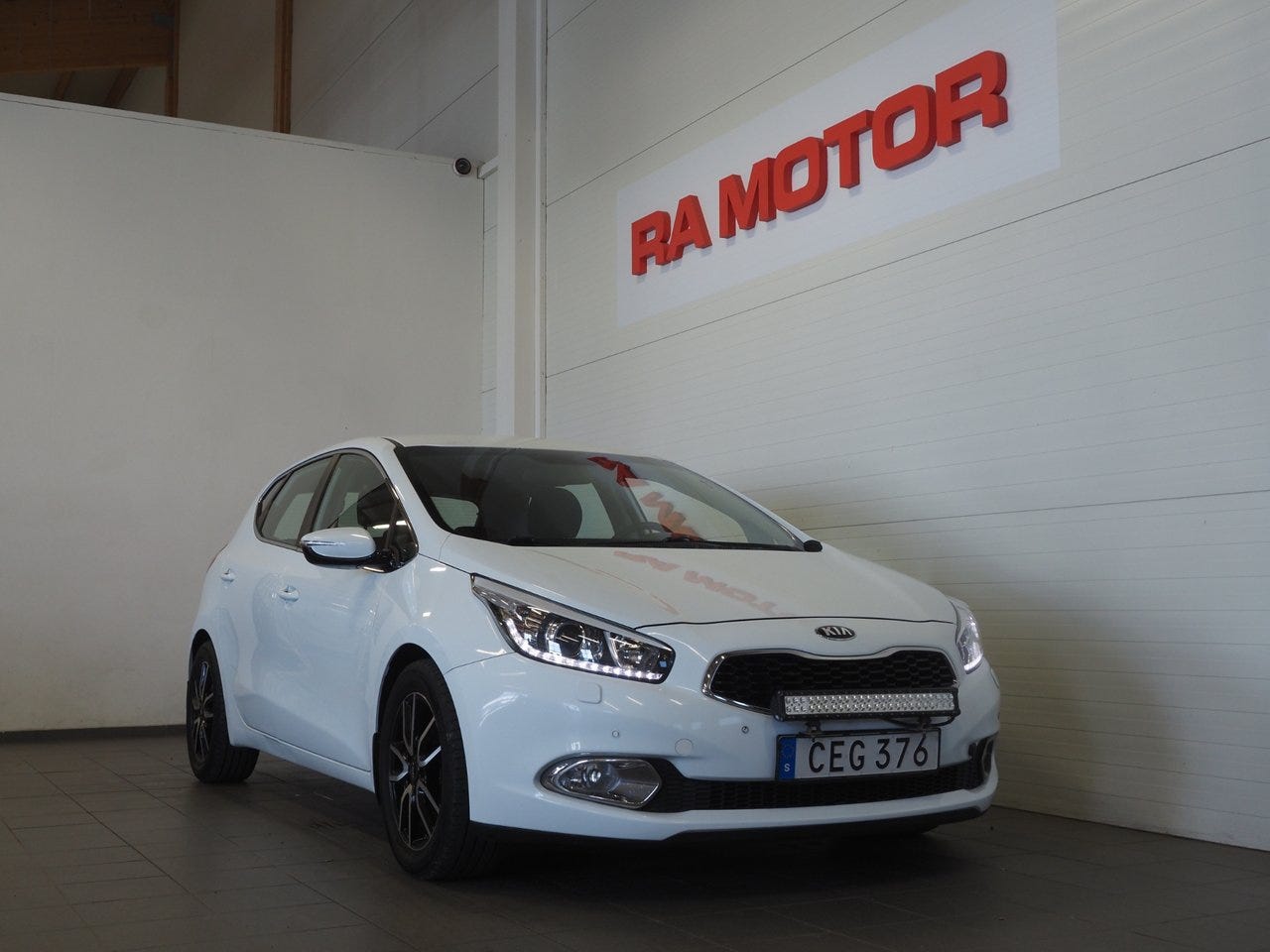 Kia Ceed 2015 – bild 1 av 21