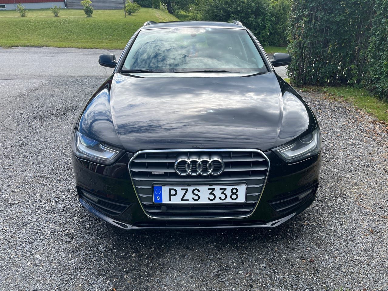 Audi A4 2013 – bild 1 av 5