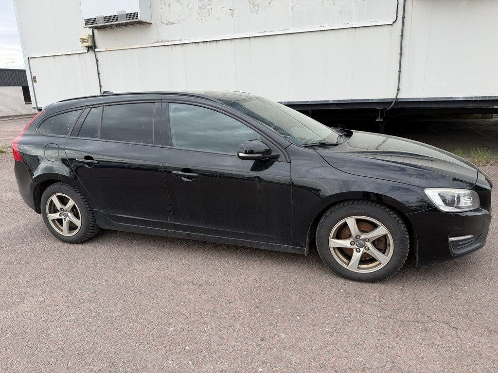 Volvo V60 2015 – bild 1 av 18
