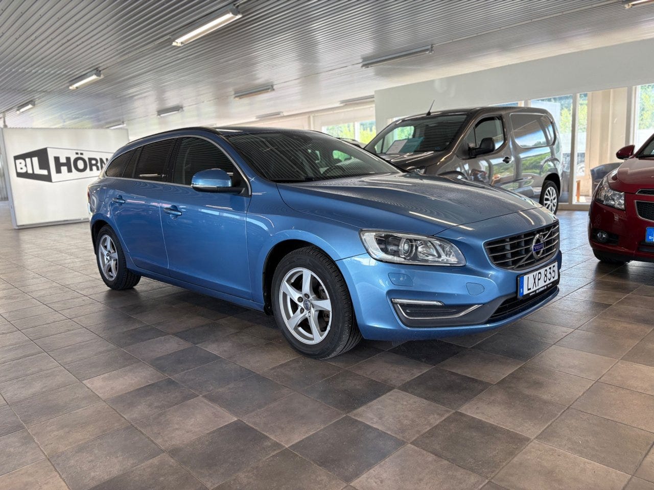 Volvo V60 2015 – bild 1 av 9