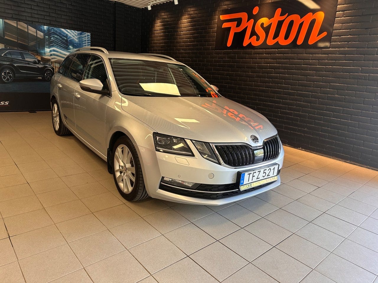 Skoda Octavia 2018 – bild 1 av 6