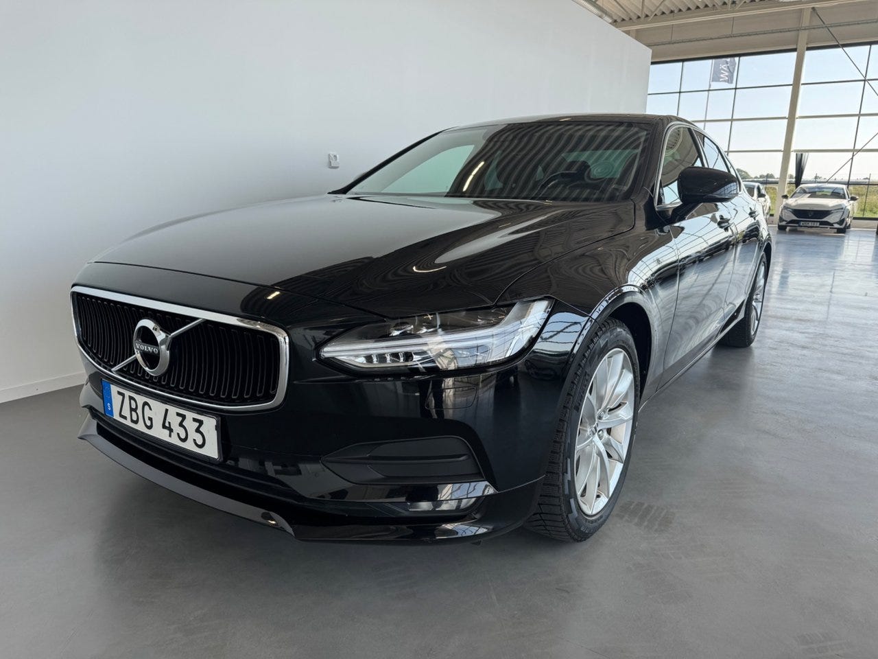 Volvo S90 2018 – bild 1 av 10