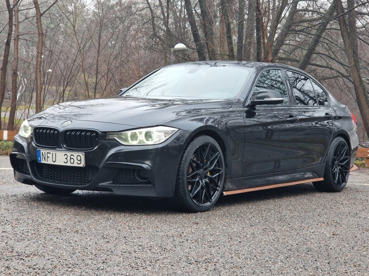 BMW 330d 2013 – bild 1 av 24