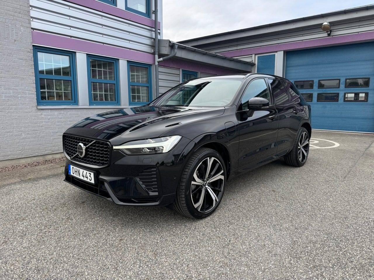 Volvo XC60 2024 – bild 1 av 23