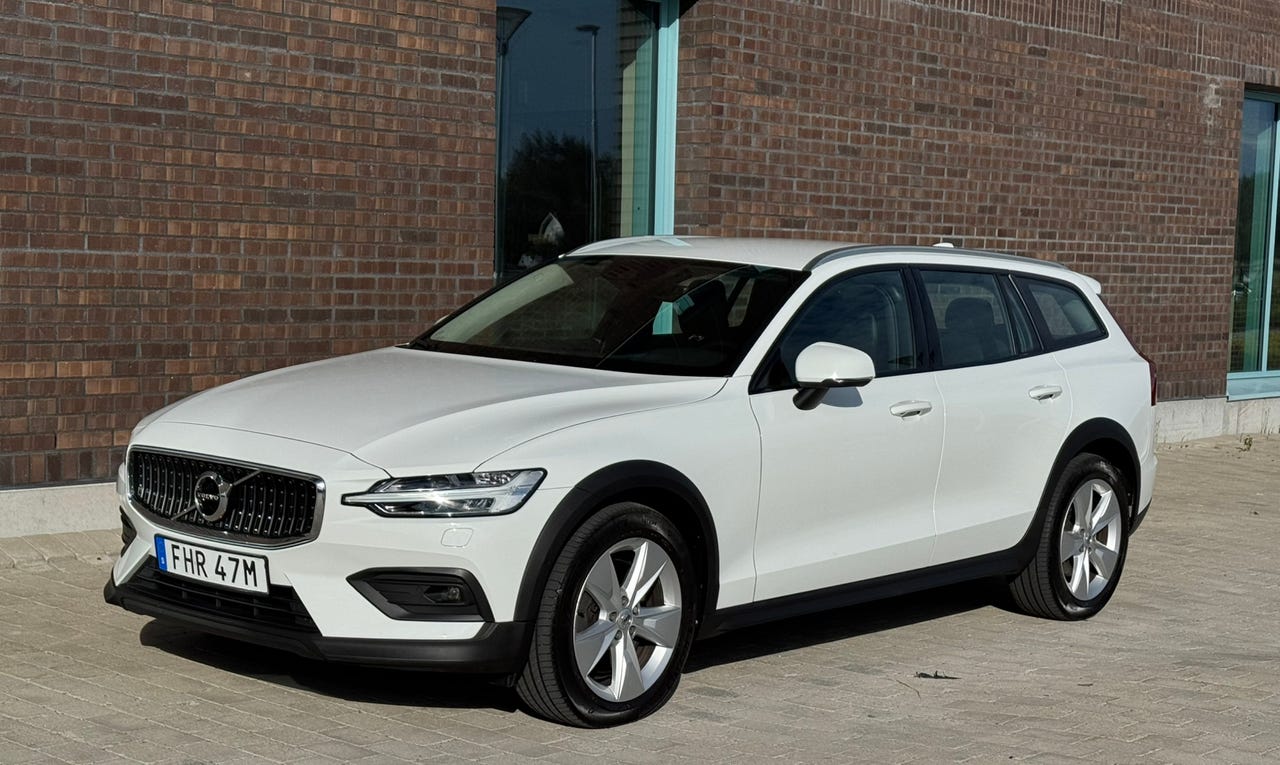 Volvo V60 Cross Country 2021 – bild 1 av 5
