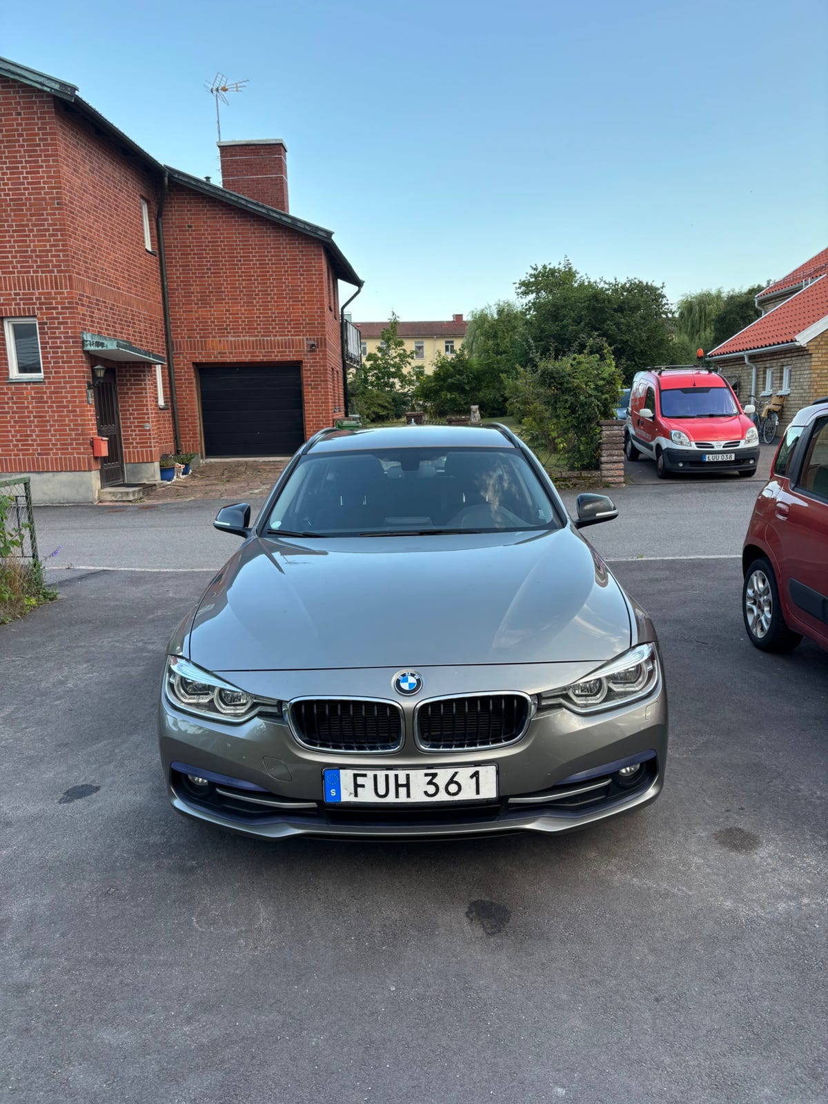 BMW 318d 2016 – bild 1 av 9