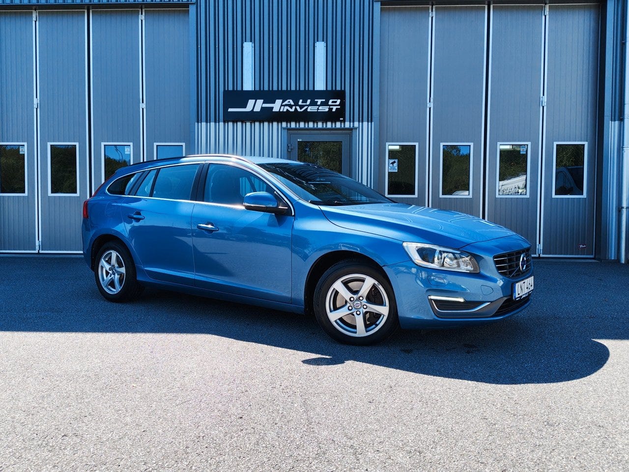 Volvo V60 2015 – bild 1 av 24