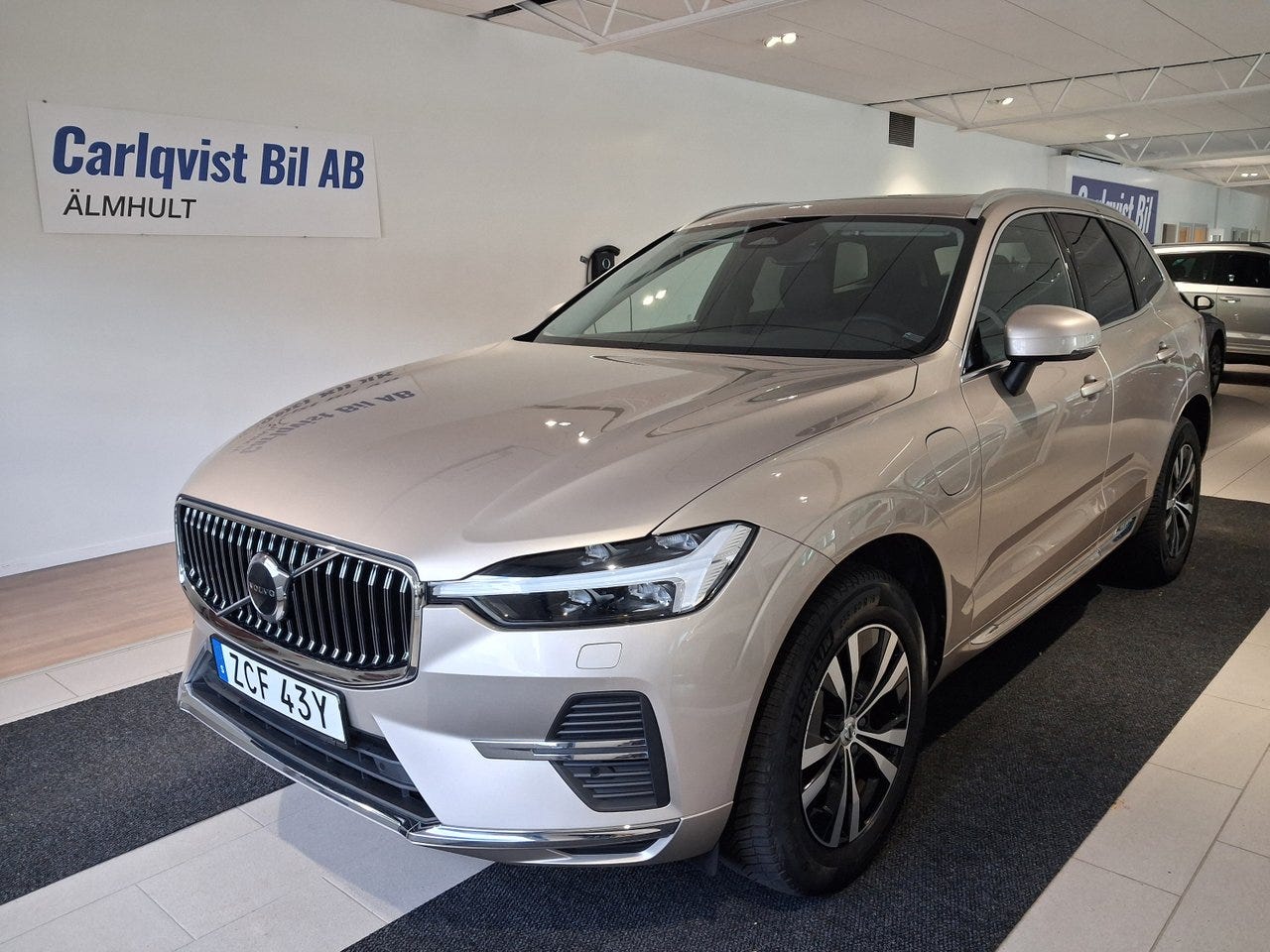 Volvo XC60 2024 – bild 1 av 6