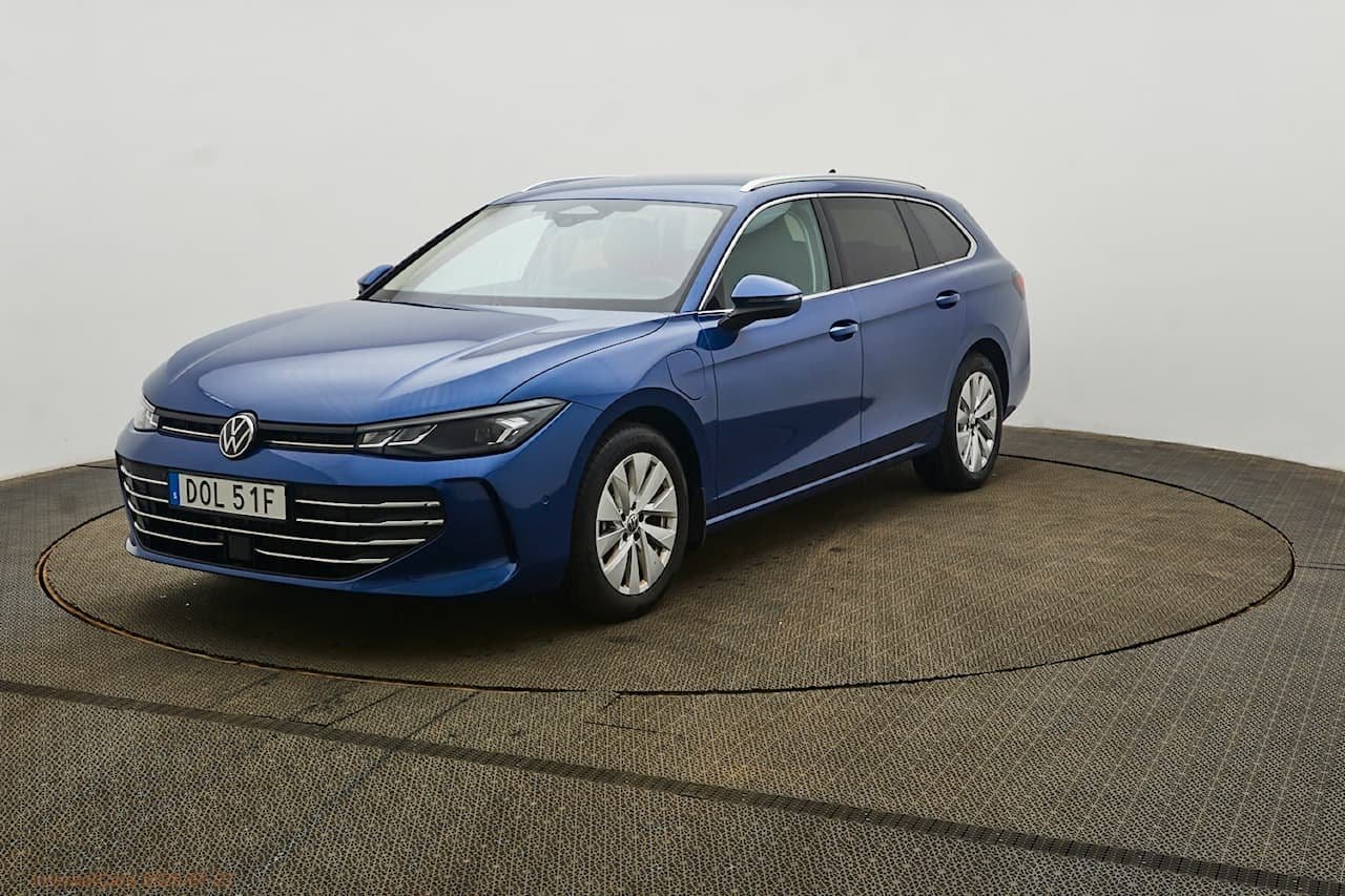 Volkswagen Passat 2025 – bild 1 av 15