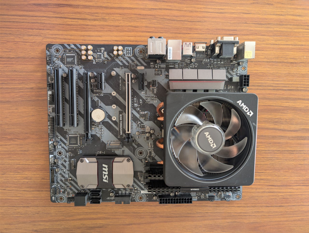 AMD Ryzen 5 1600x, MSI B350 Tomahawk, 16GB (2x8) 2400MHz DDR4