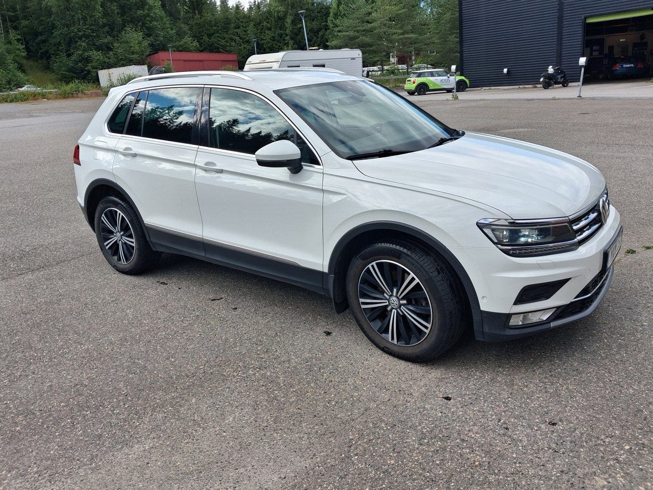 Volkswagen Tiguan 2017 – bild 1 av 9