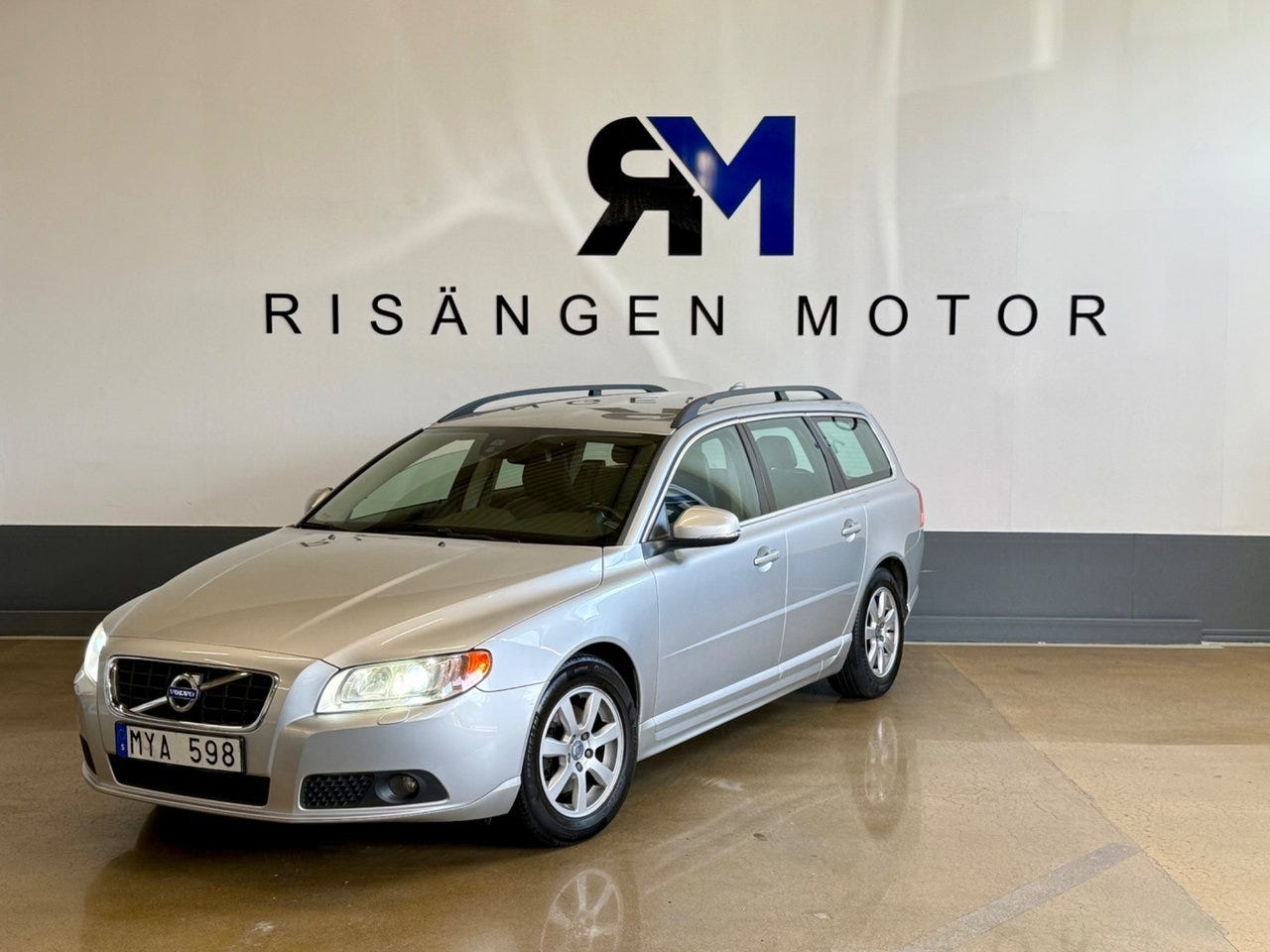 Volvo V70 2013 – bild 1 av 21