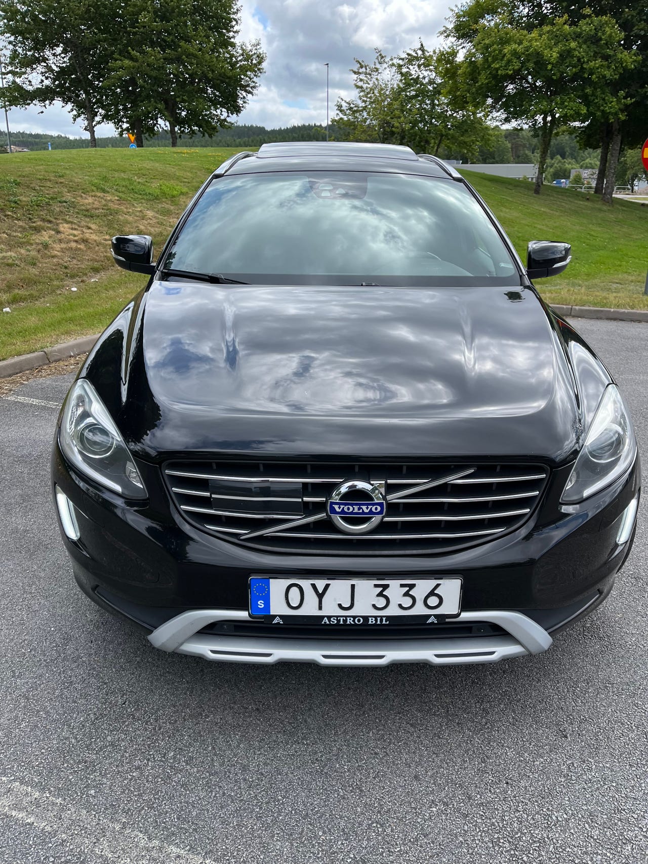 Volvo XC60 2016 – bild 1 av 9