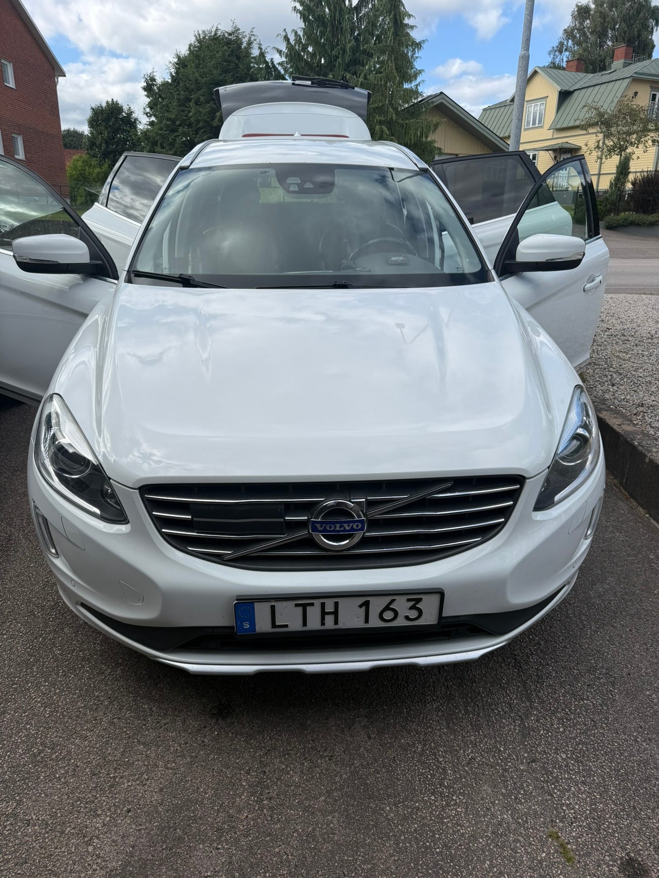 Volvo XC60 2015 – bild 1 av 14