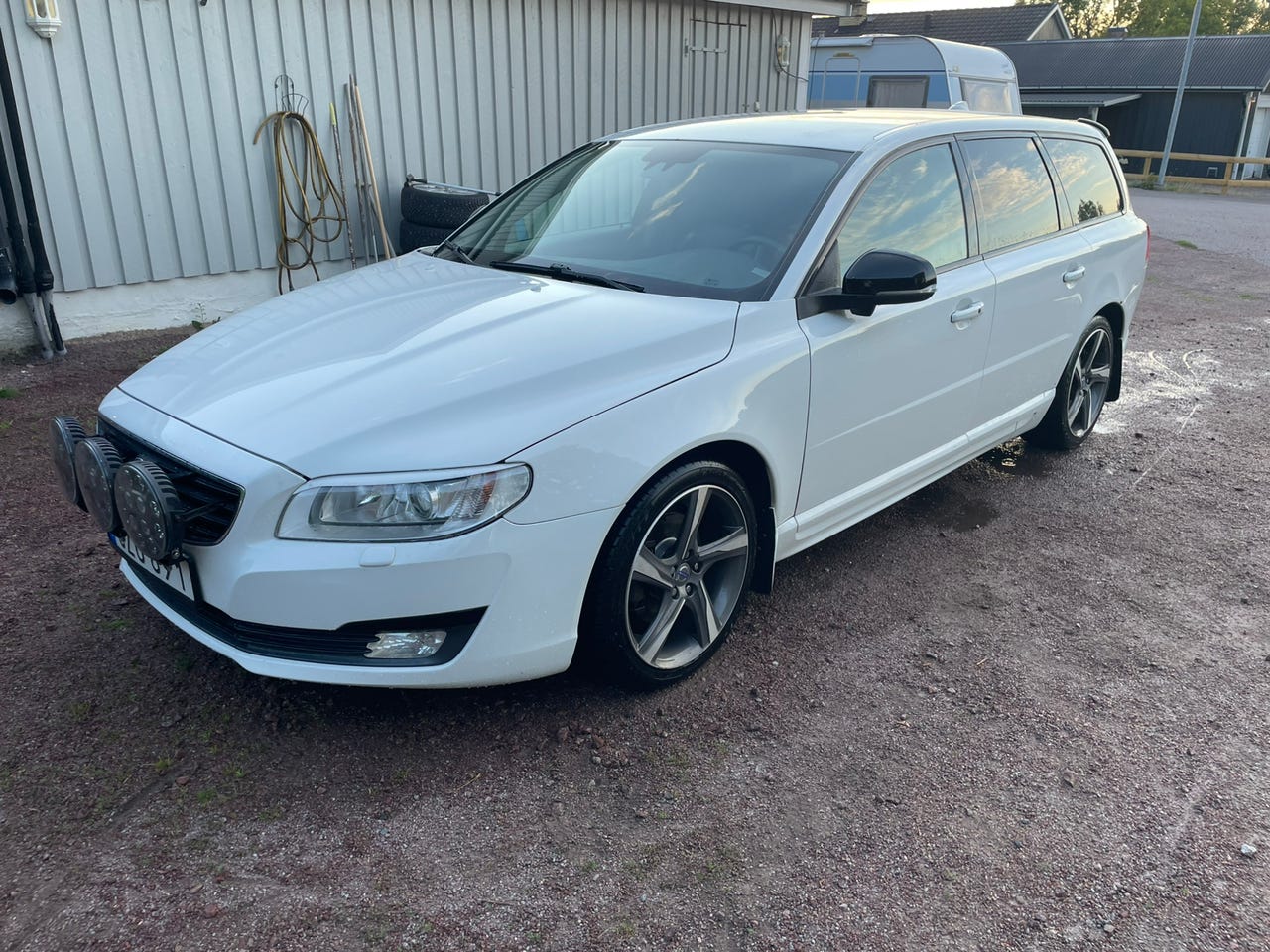 Volvo V70 2010 – bild 1 av 16