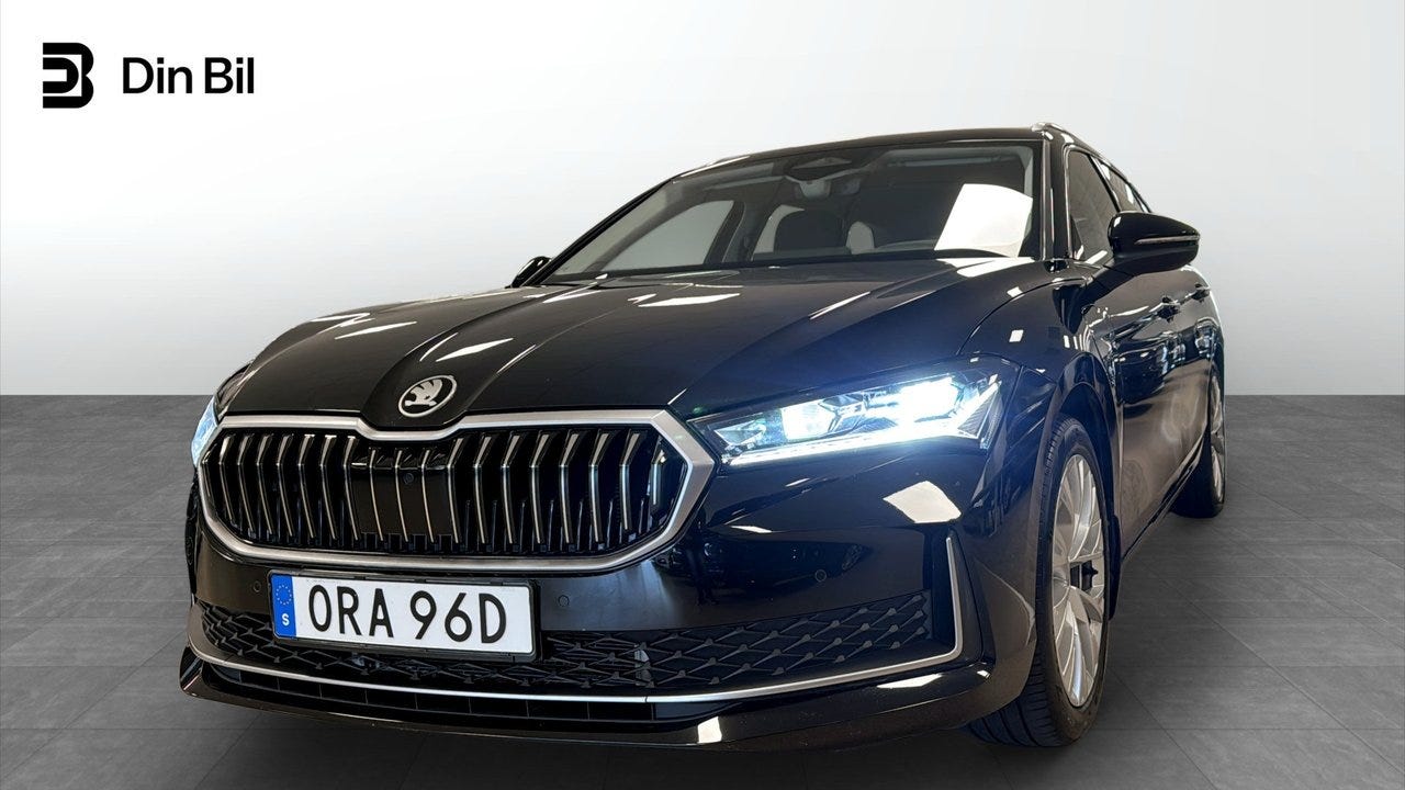 Skoda Superb 2025 – bild 1 av 12