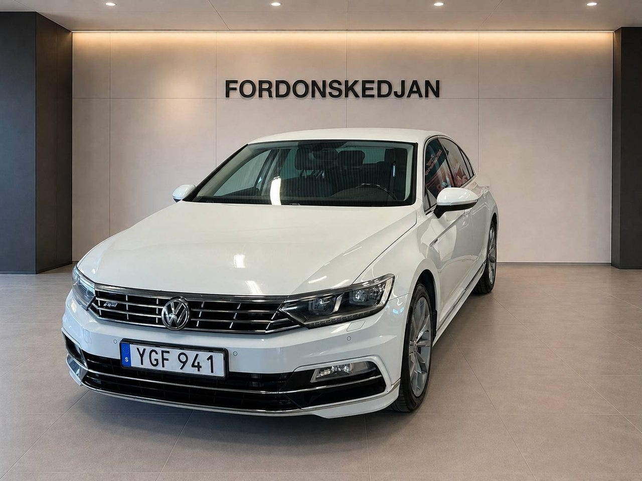 Volkswagen Passat 2017 – bild 1 av 20