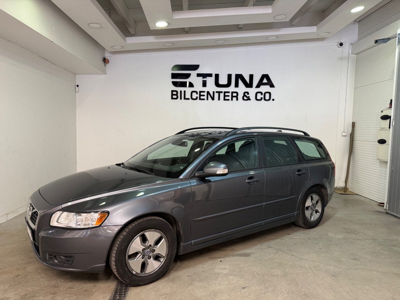 Volvo V50 2011 – bild 1 av 14