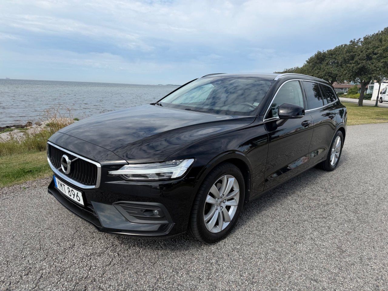 Volvo V60 2019 – bild 1 av 20