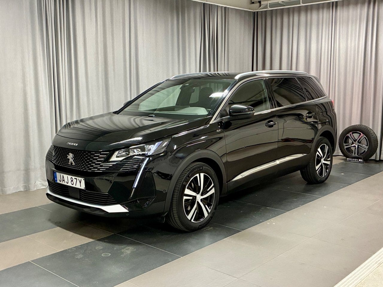Peugeot 5008 2023 – bild 1 av 17