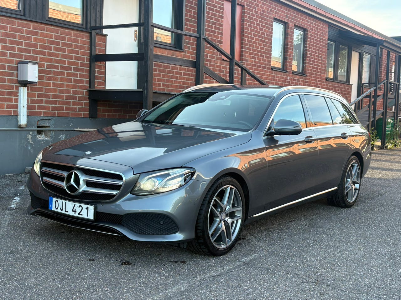 Mercedes-Benz E220 2017 – bild 1 av 17