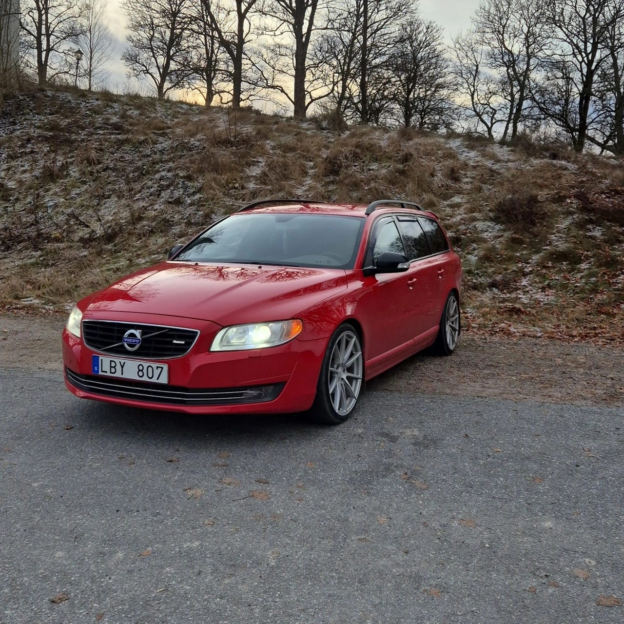 Volvo V70 2011 – bild 1 av 6
