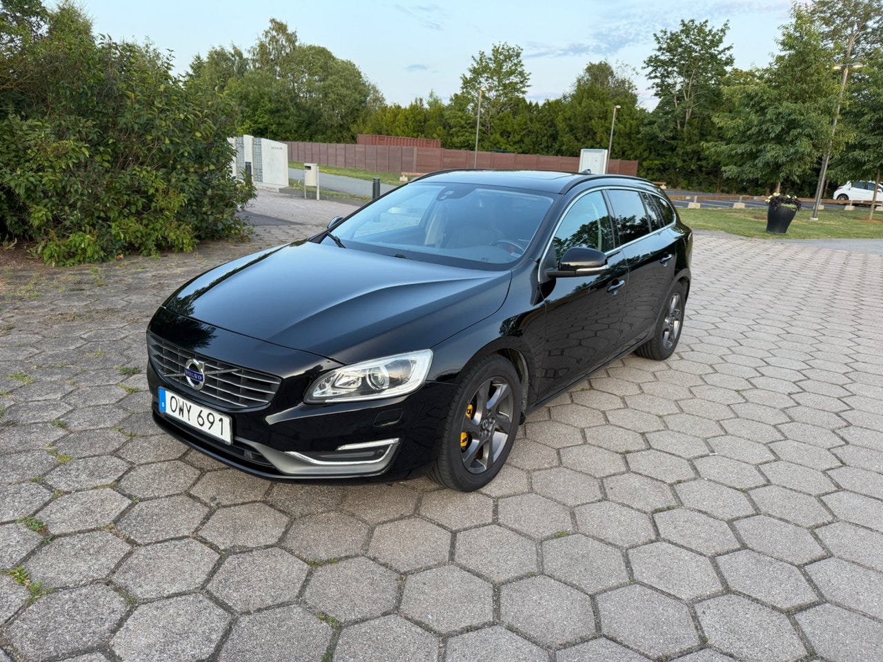 Volvo V60 2014 – bild 1 av 21