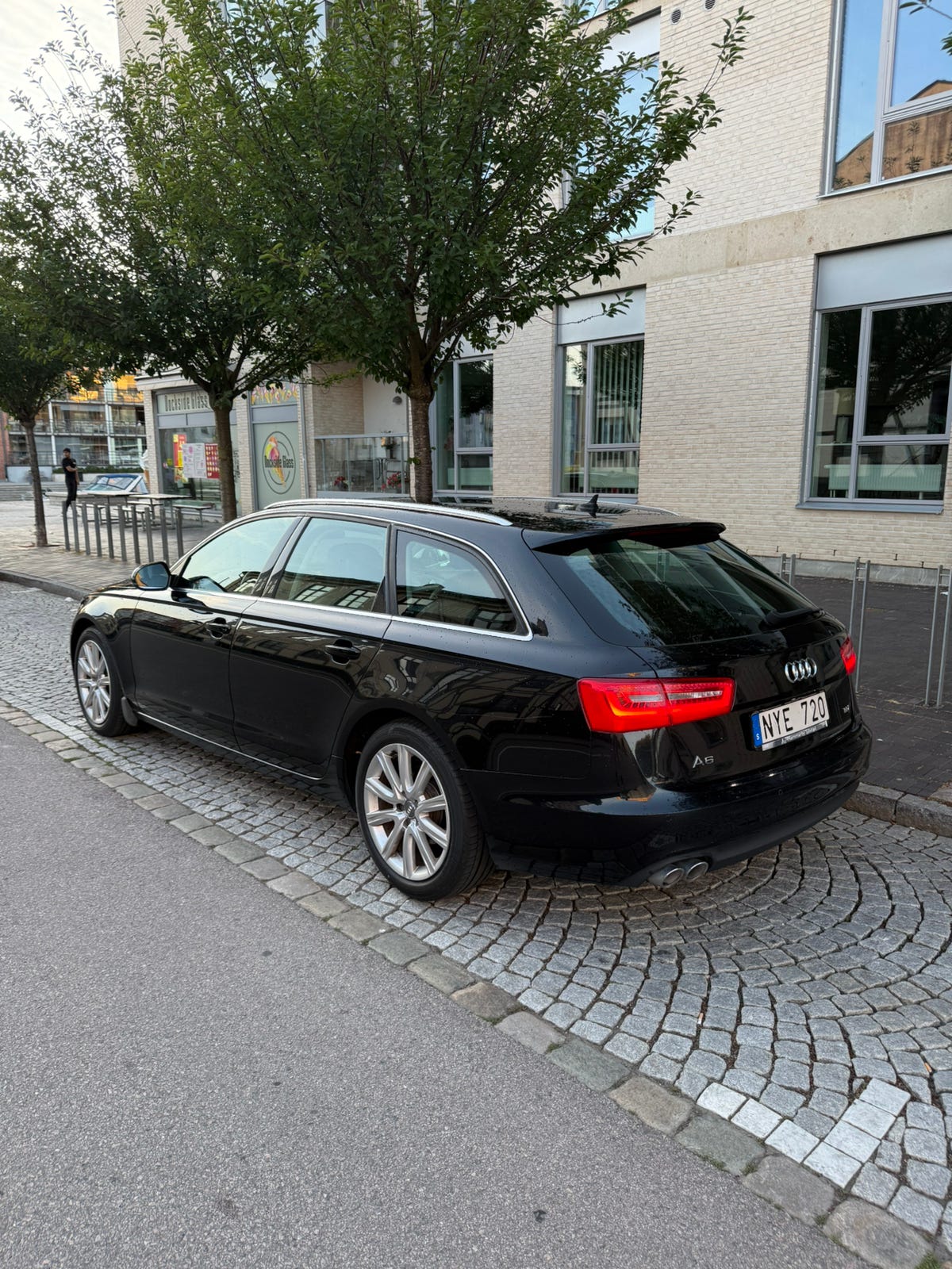 Audi A6 2014 – bild 1 av 4