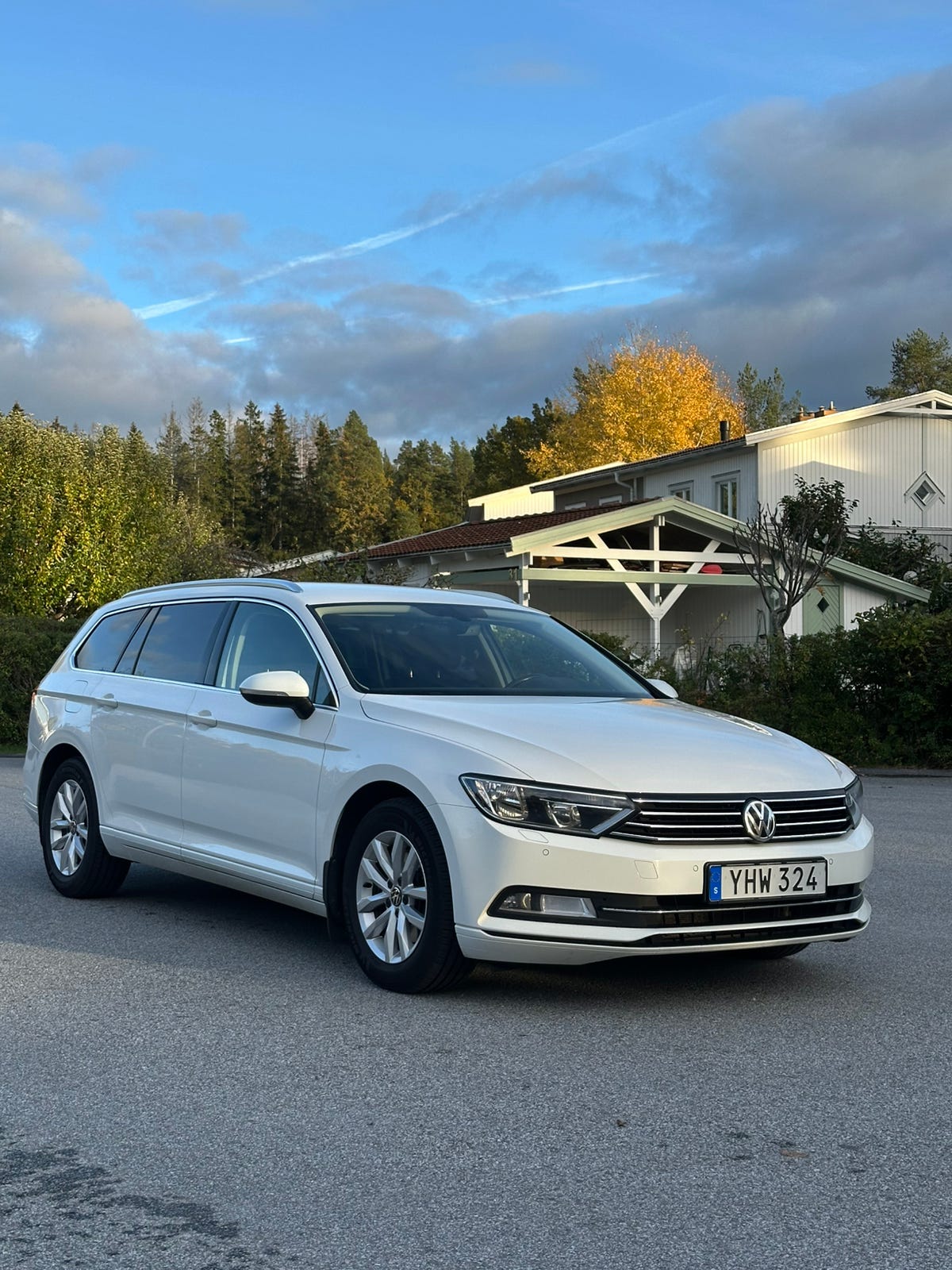 Volkswagen Passat 2017 – bild 1 av 9