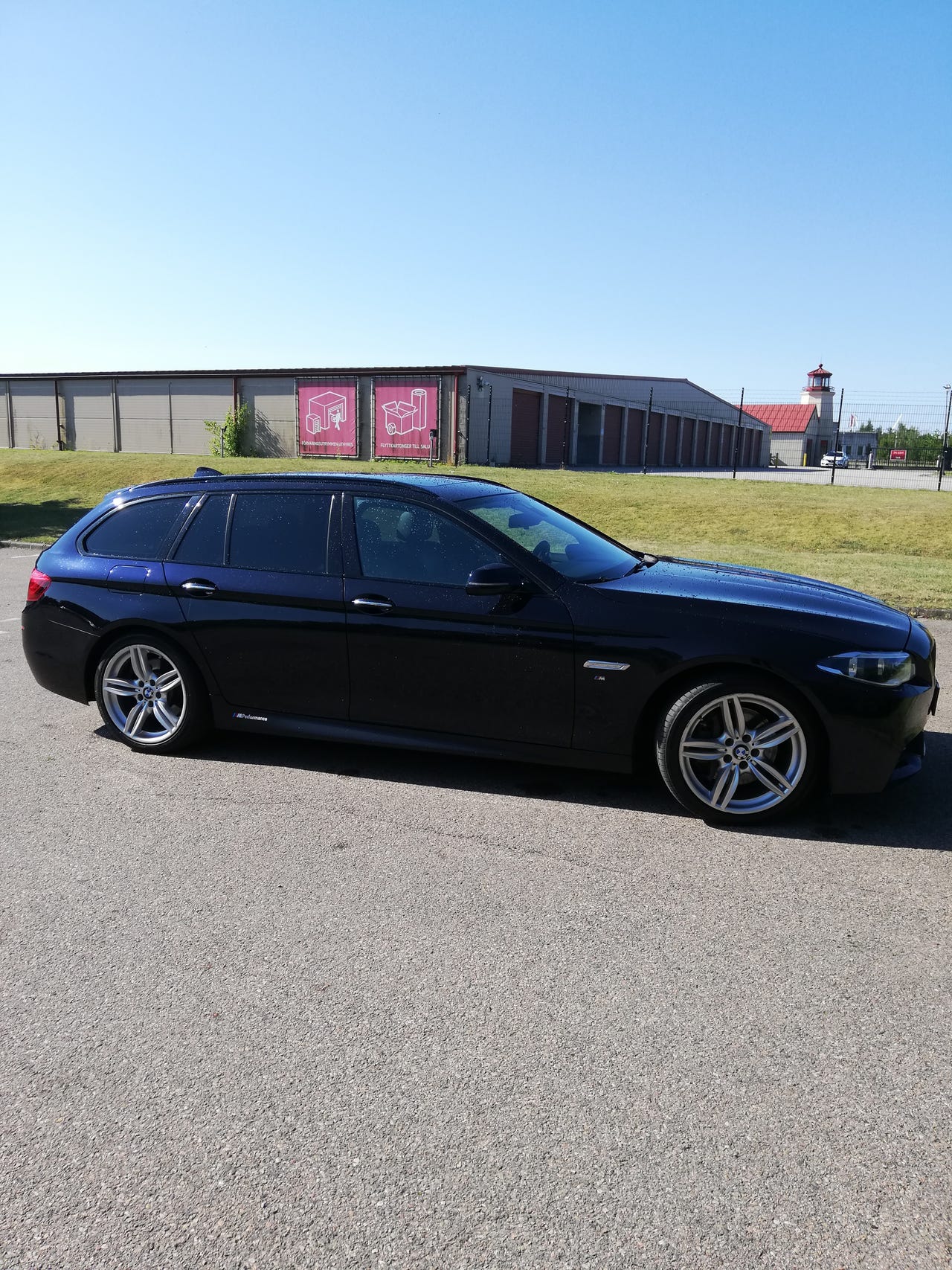 BMW 530d 2016 – bild 1 av 6