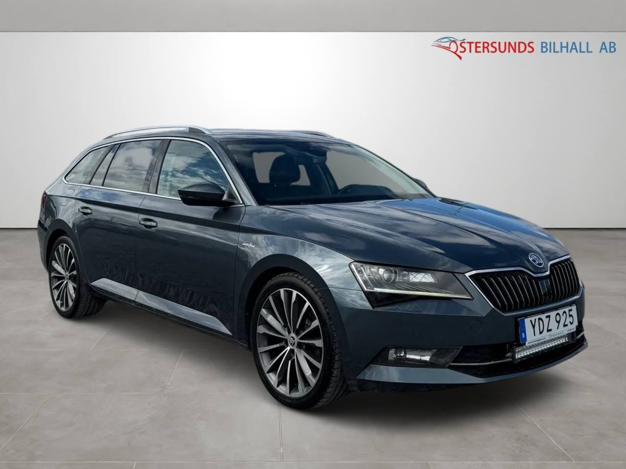 Skoda Superb 2016 – bild 1 av 14