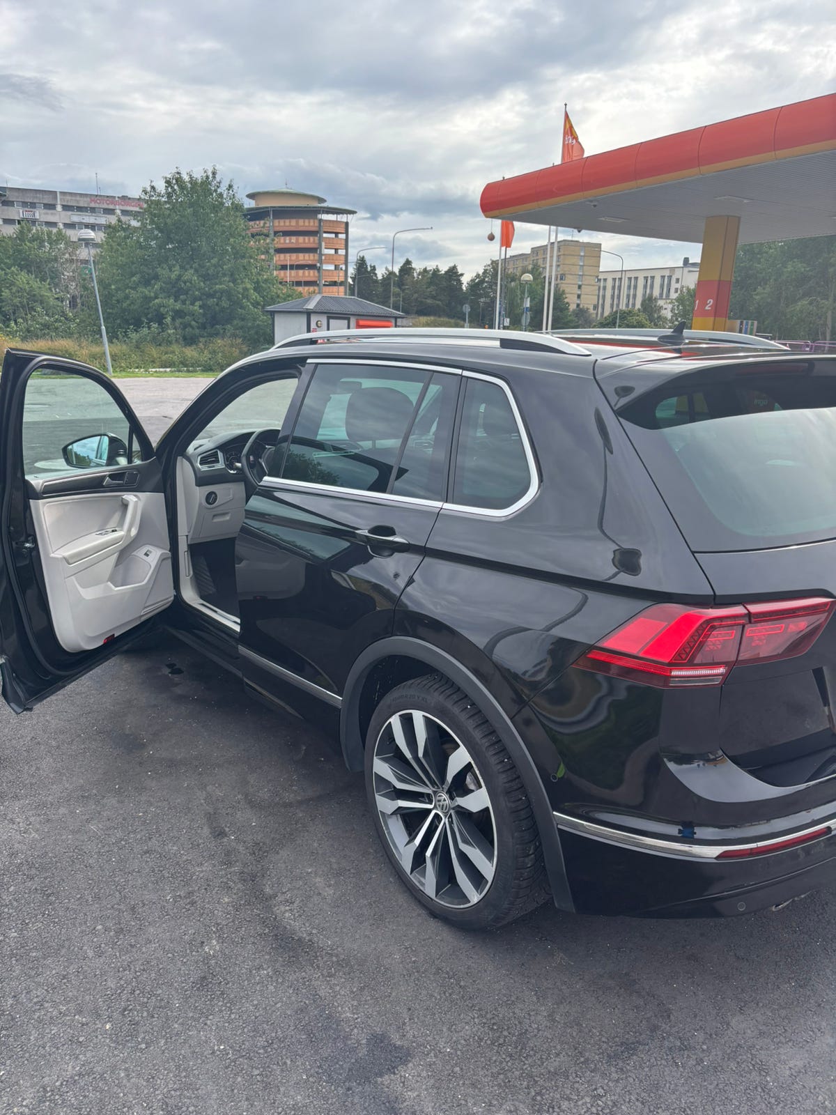 Volkswagen Tiguan 2019 – bild 1 av 7