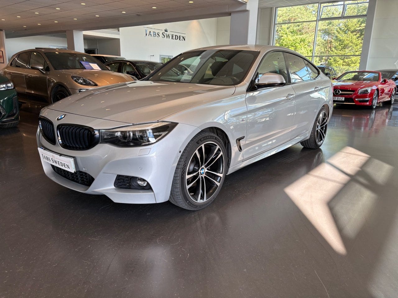 BMW 320d 2020 – bild 1 av 17