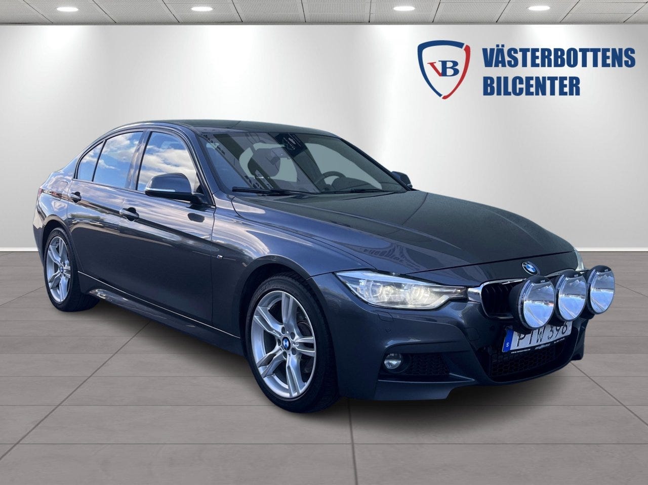 BMW 320d 2018 – bild 1 av 10