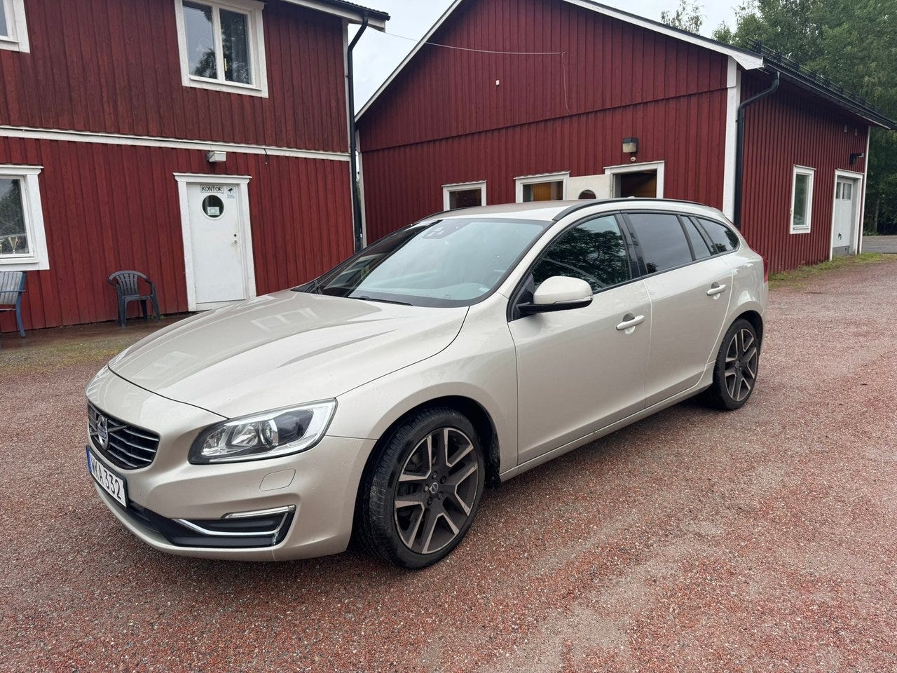 Volvo V60 2017 – bild 1 av 2